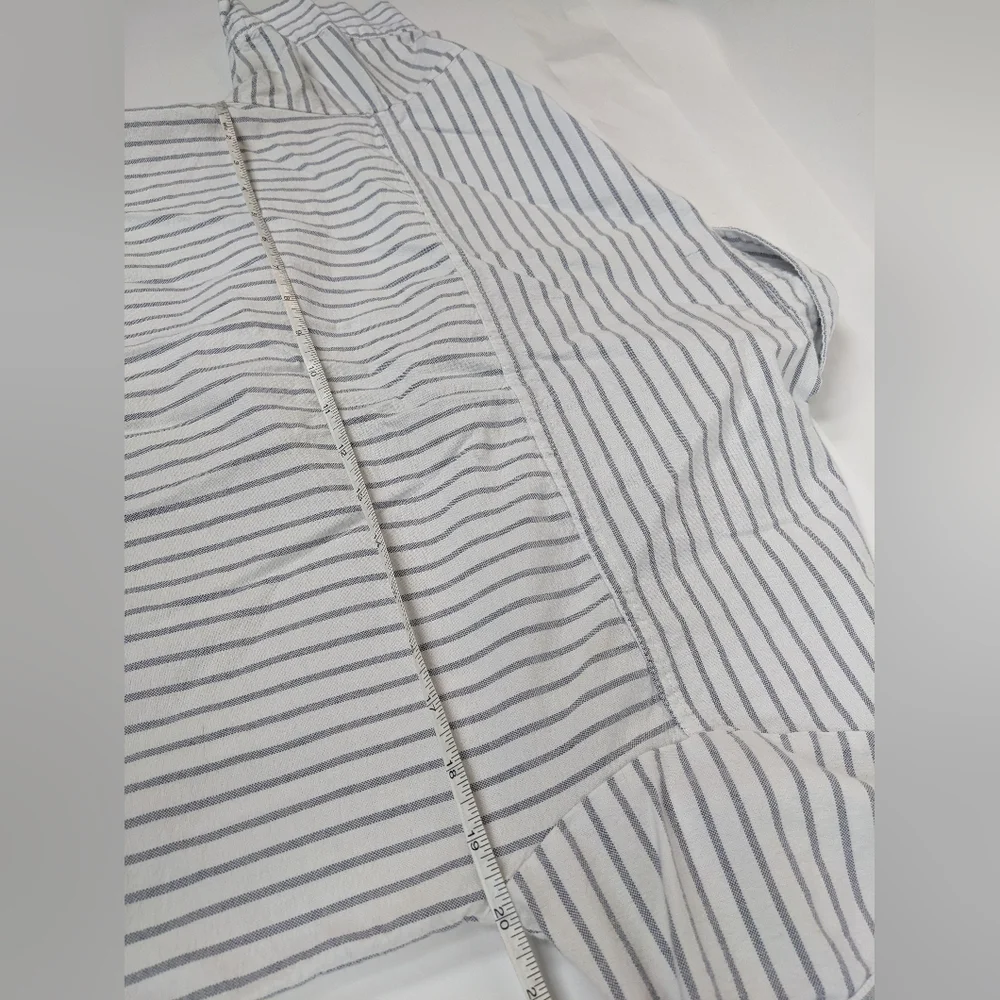 White and Blue pinstripe Short sleeve button down shirt dress with pockets [148] - Picture 6 of 8